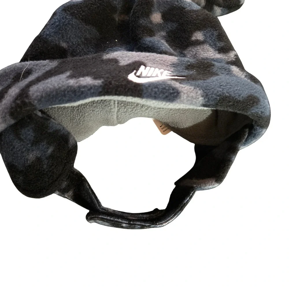 NWT Nike Infant Hat and Mittens Set Camo Fleece Kidcore Winter Beanie‎ Outdoors